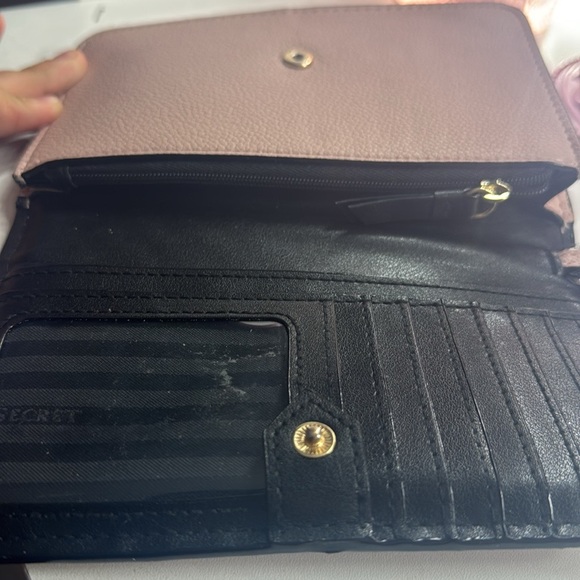 VICTORIA'S SECRET - Large Wallet with Zip - Picture 4 of 4